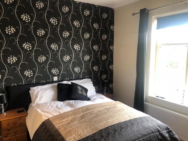 The Blacksmith Arms Bed & Breakfast Олтън Екстериор снимка
