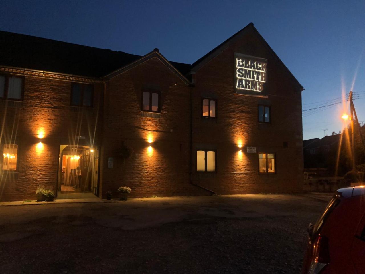 The Blacksmith Arms Bed & Breakfast Олтън Екстериор снимка