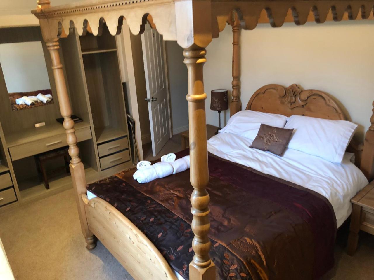 The Blacksmith Arms Bed & Breakfast Олтън Екстериор снимка