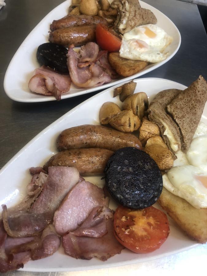 The Blacksmith Arms Bed & Breakfast Олтън Екстериор снимка